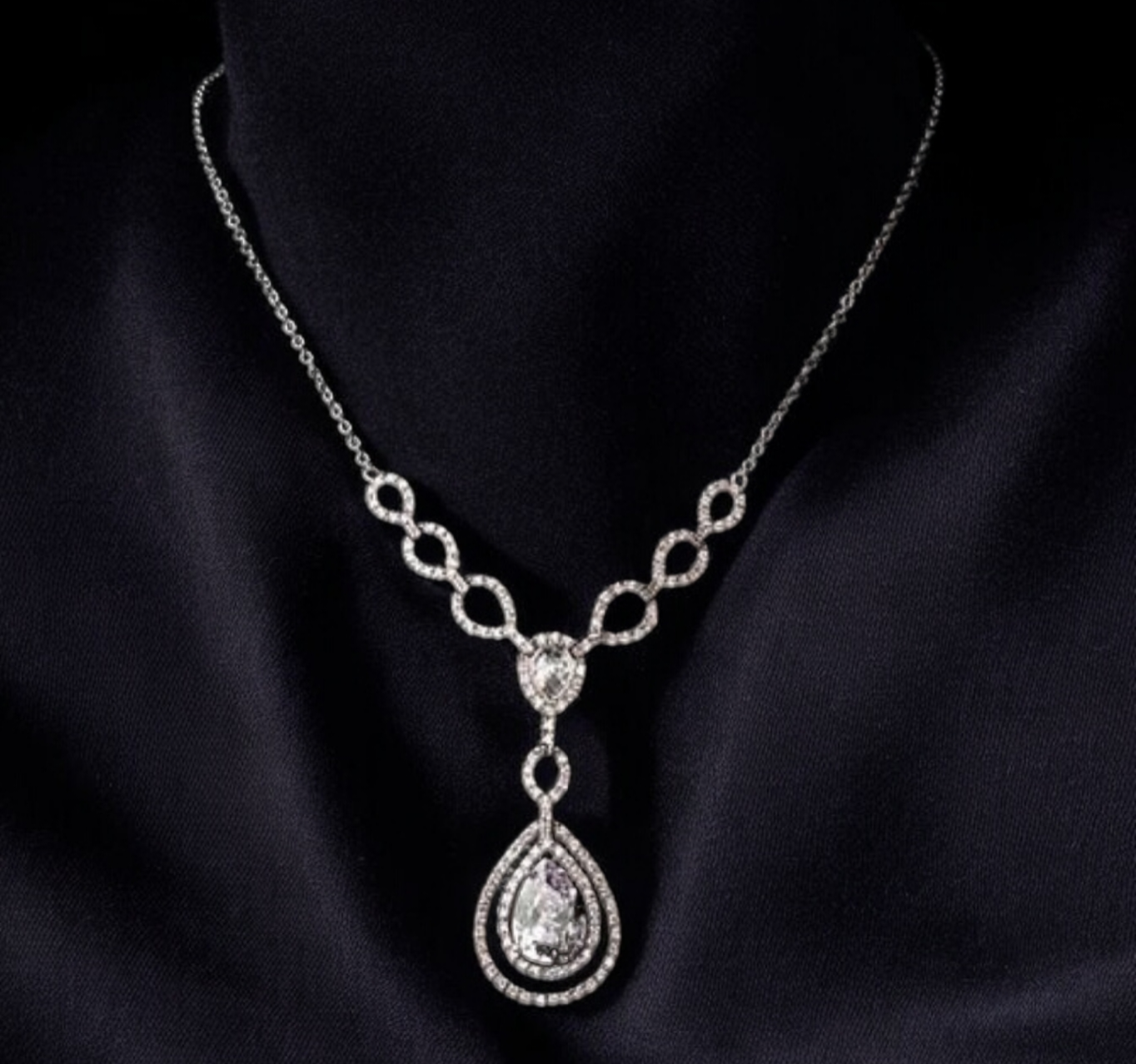 Pendant necklace