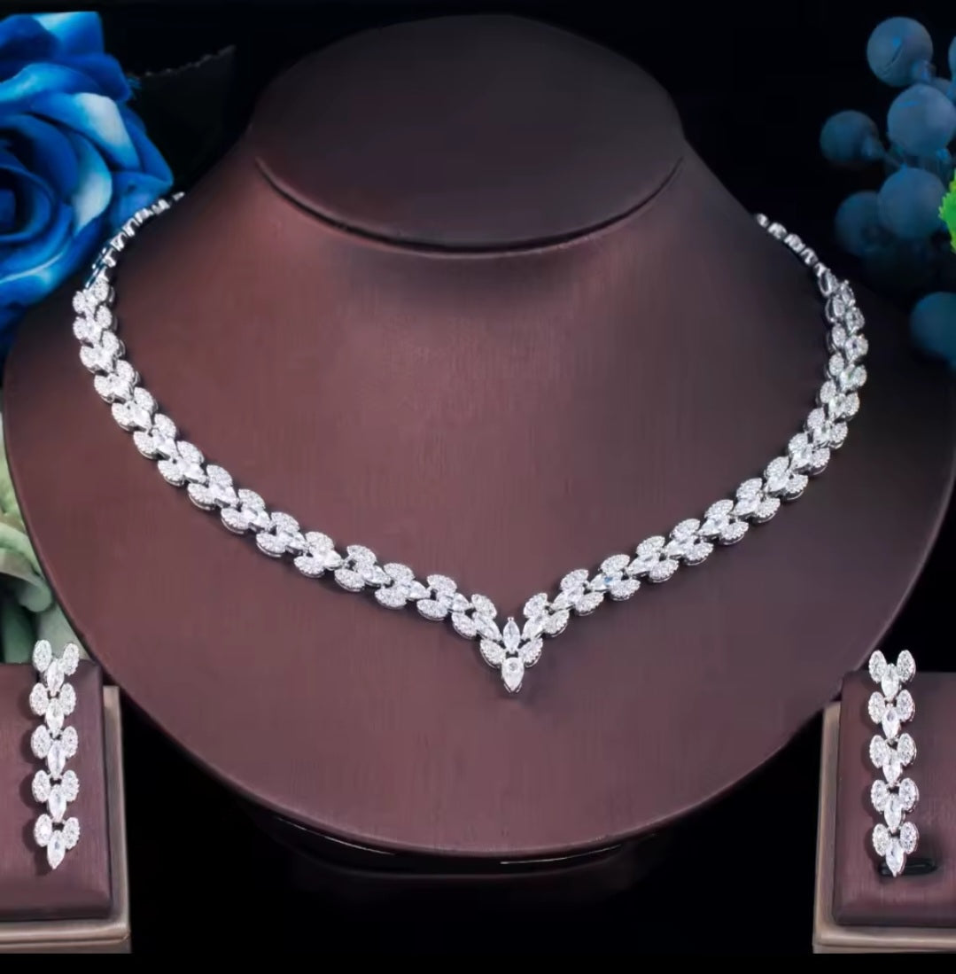 Elegant Marquise set