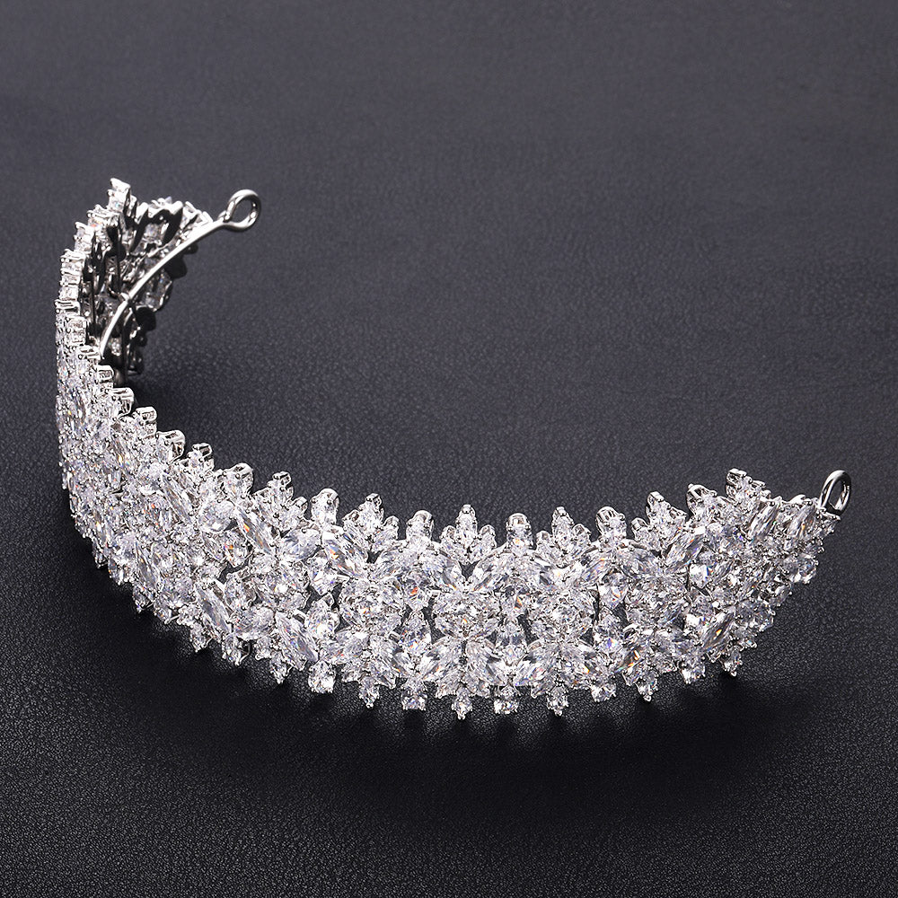 Sparkly diamonds hairpiece