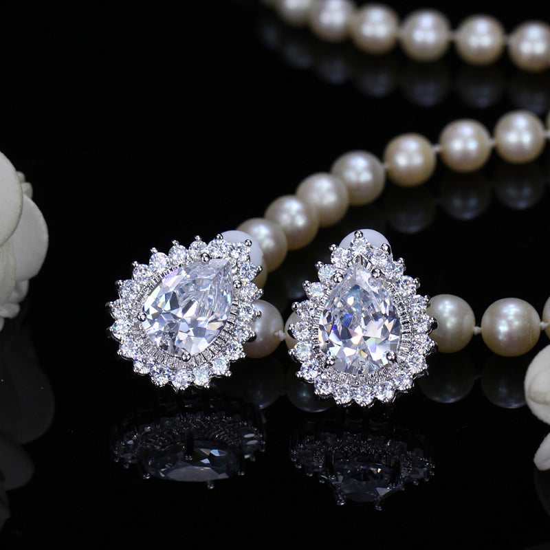 Water drop design earrings