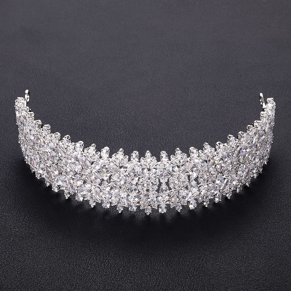 Sparkly diamonds hairpiece
