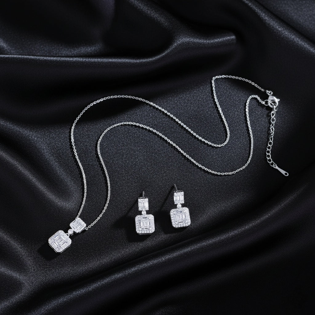 Elegant and luxurious square set
