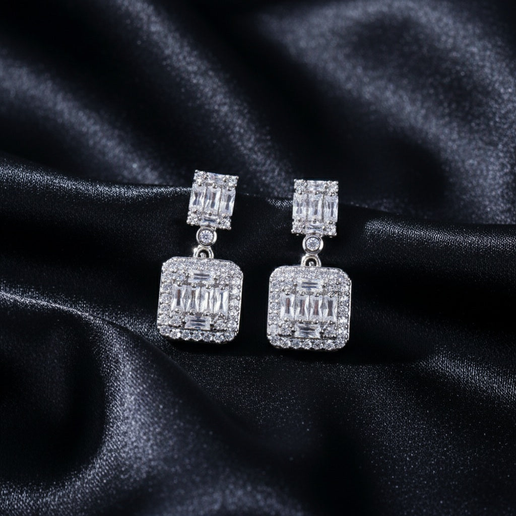 Elegant and luxurious square set
