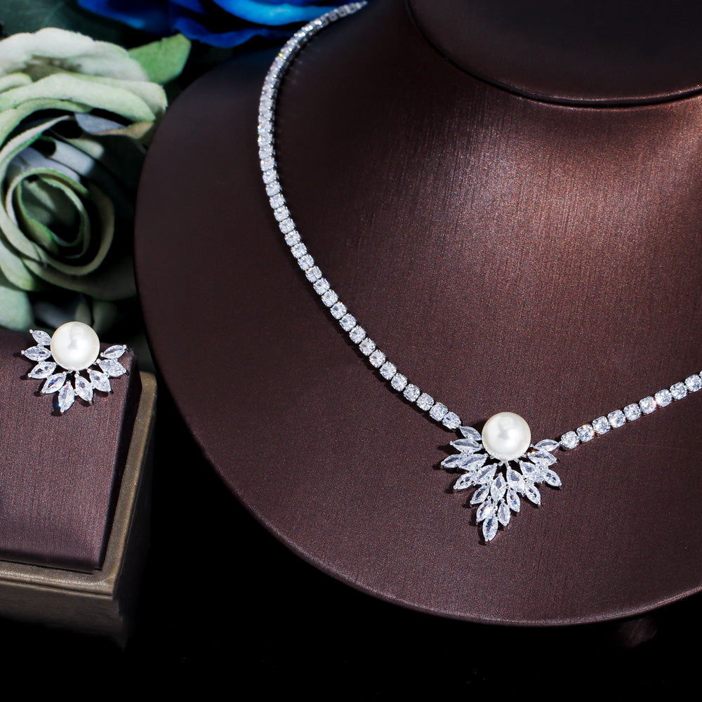 Pearls with stones set