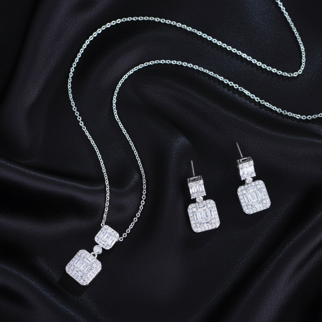 Elegant and luxurious square set