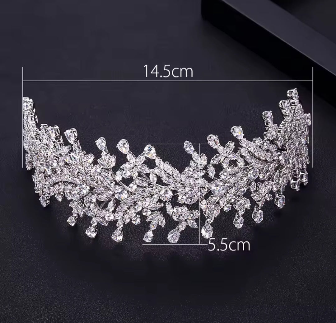 Geometric shiny hairpiece