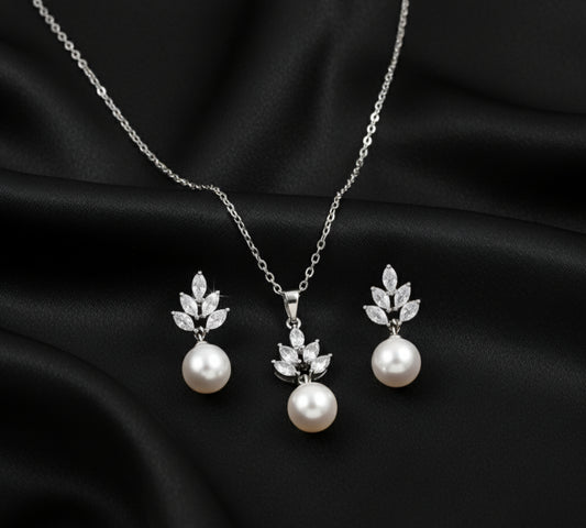 Pearls and sparkly leaves set