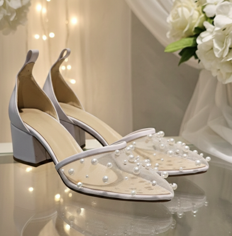 Simple pearls comfort heels