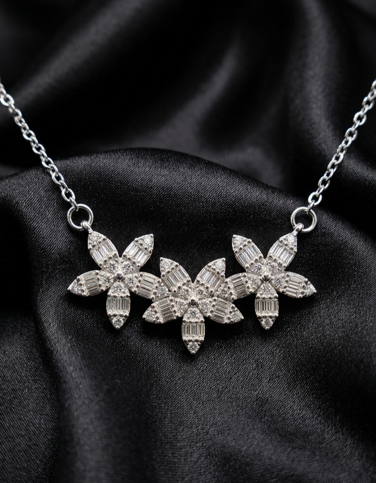 3 flowers necklace