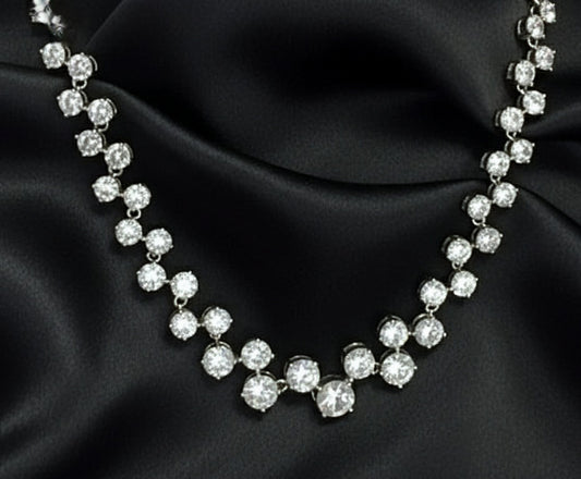 Round stones necklace
