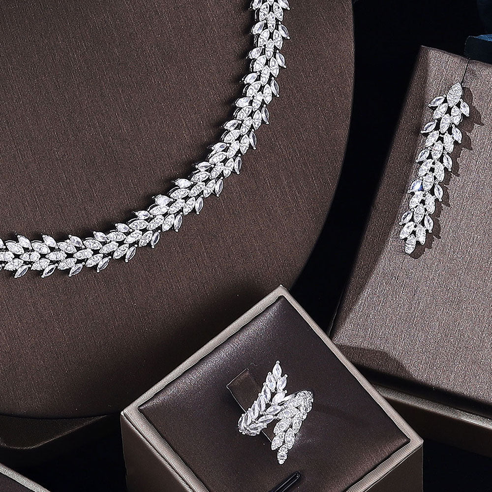 Full set leaf marquise design