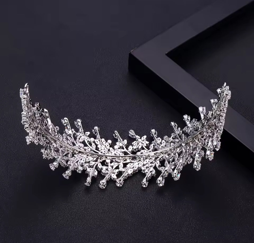 Geometric shiny hairpiece