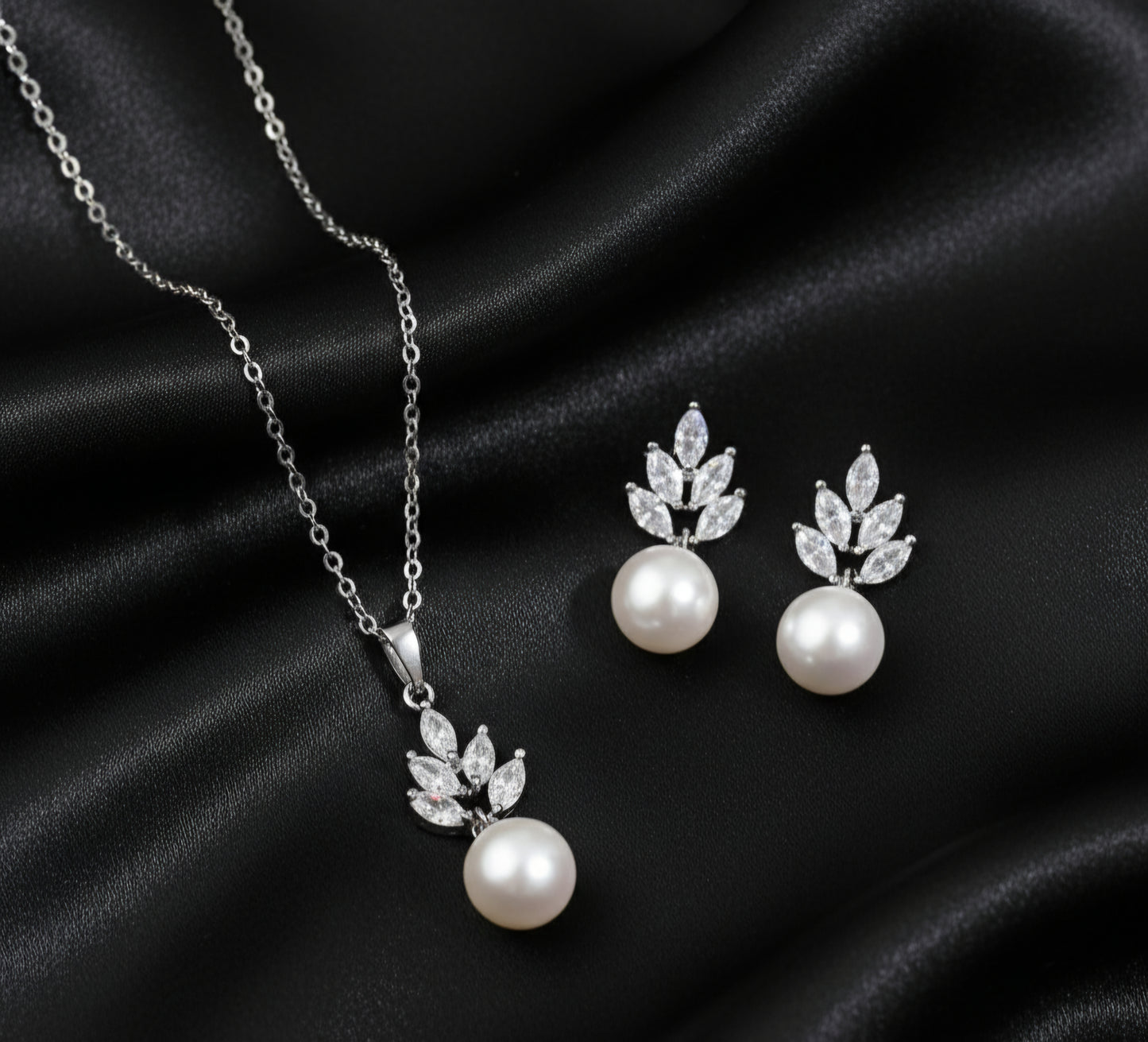 Pearls and sparkly leaves set