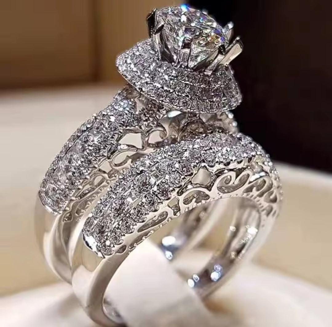 Elegant twins rings