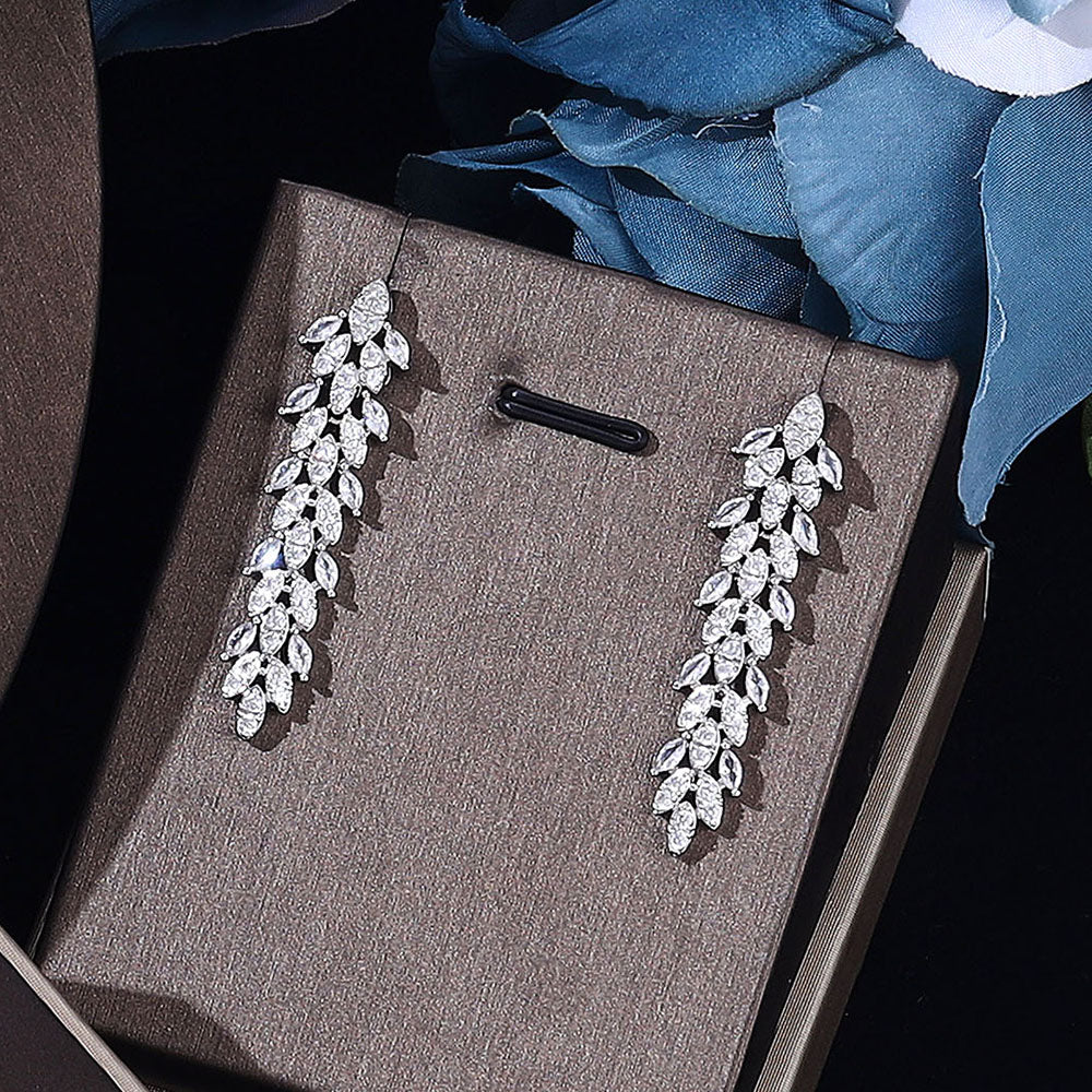 Full set leaf marquise design