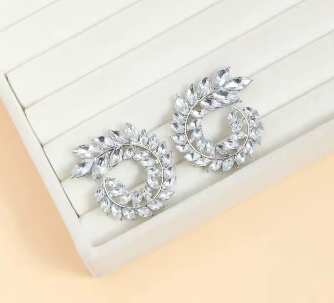 Sparkly round leaf marquise earrings